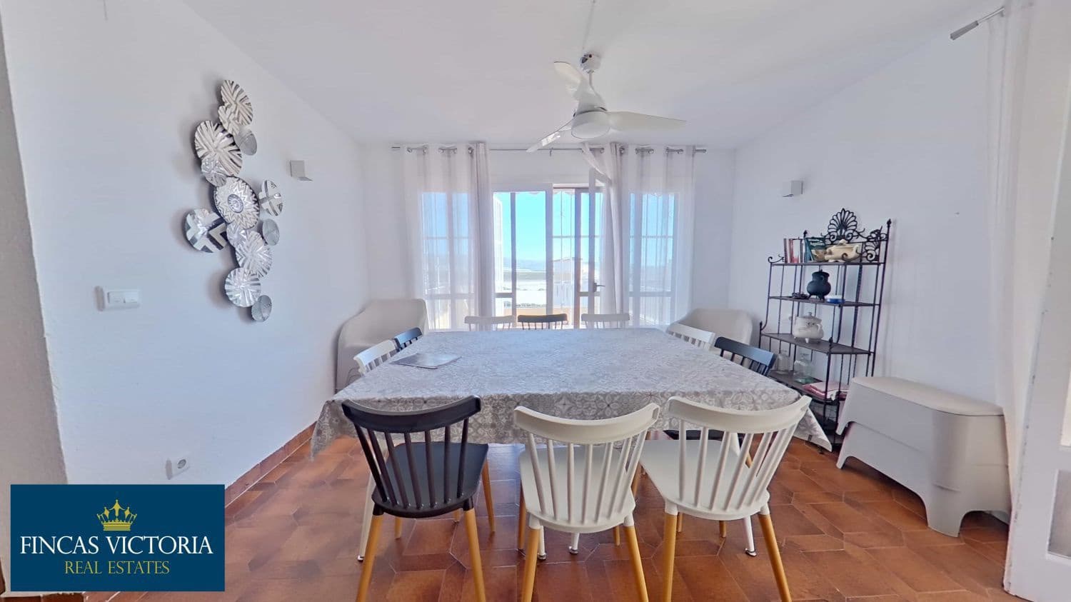 5 makuuhuone Huvila myytävänä paikassa Calarreona - 370 000 € (Ref: 9456645)