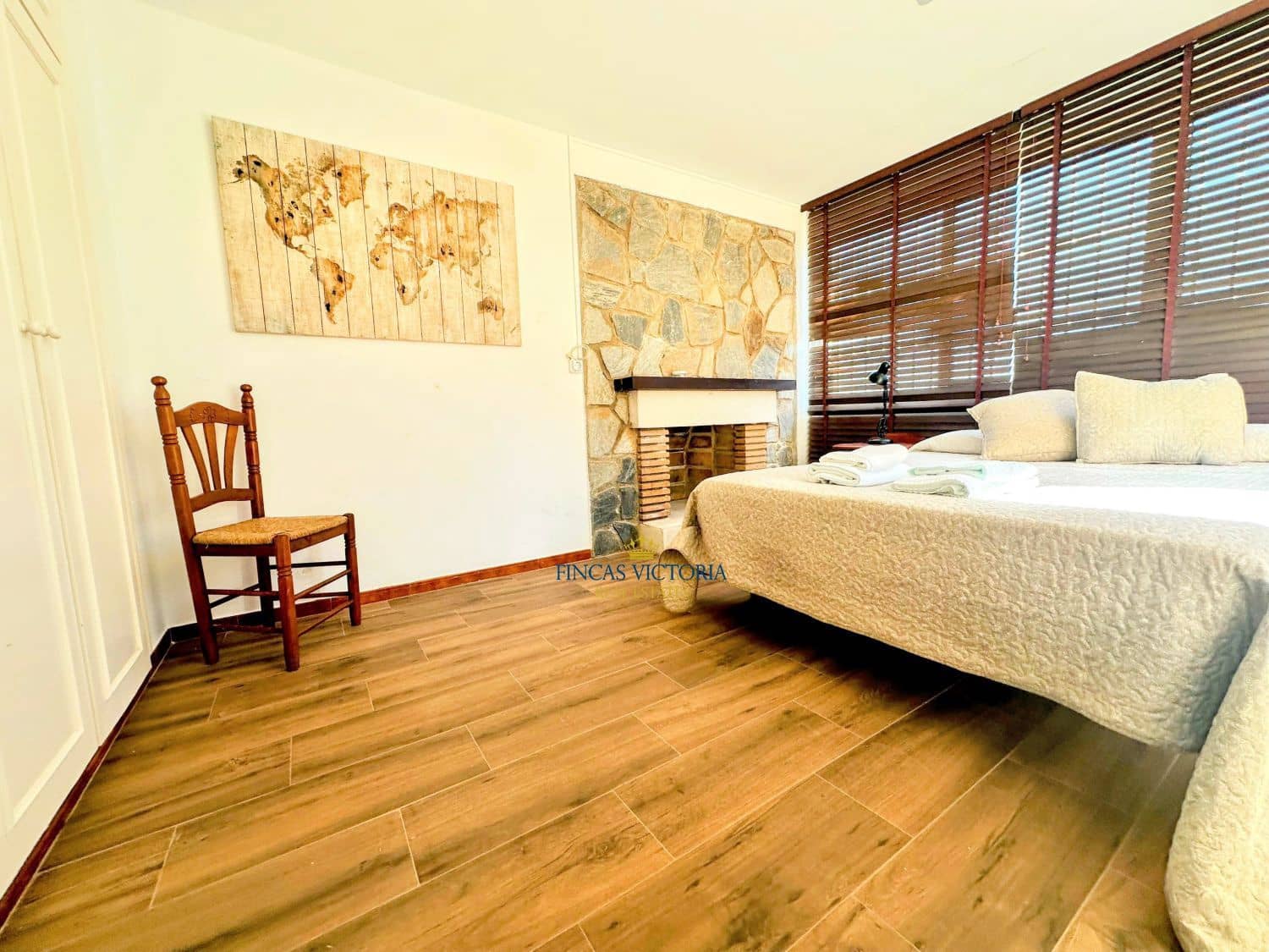 5 makuuhuone Huvila myytävänä paikassa Calarreona - 370 000 € (Ref: 9456645)