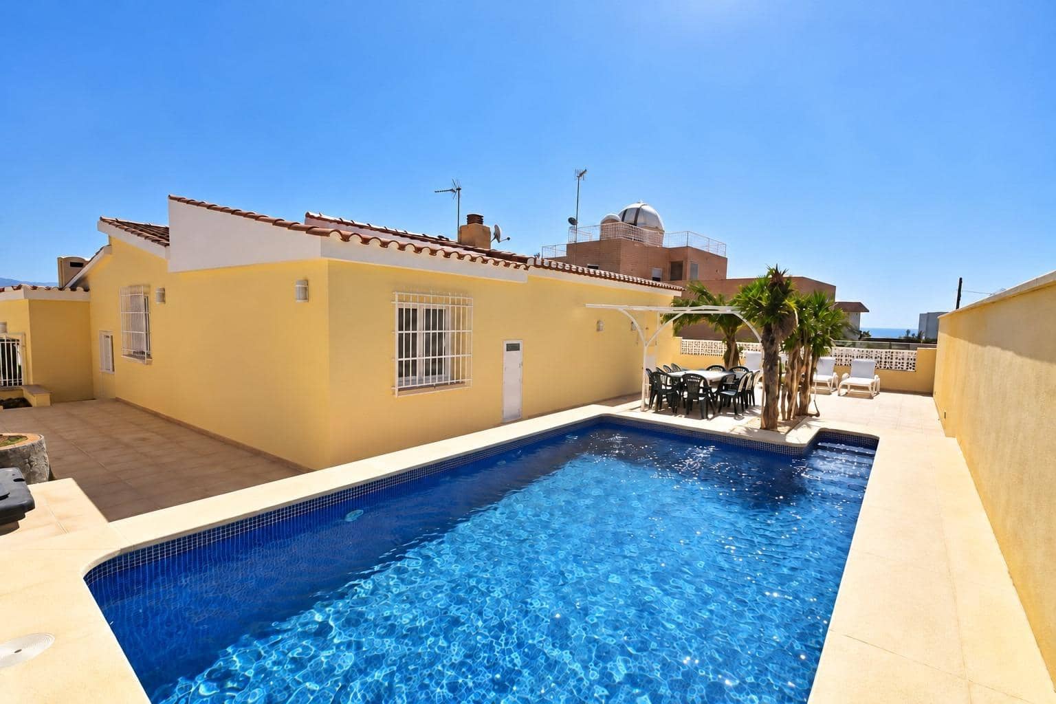 5 bedroom Villa for sale in Calarreona with pool garage - € 315,000 (Ref: 9456645)