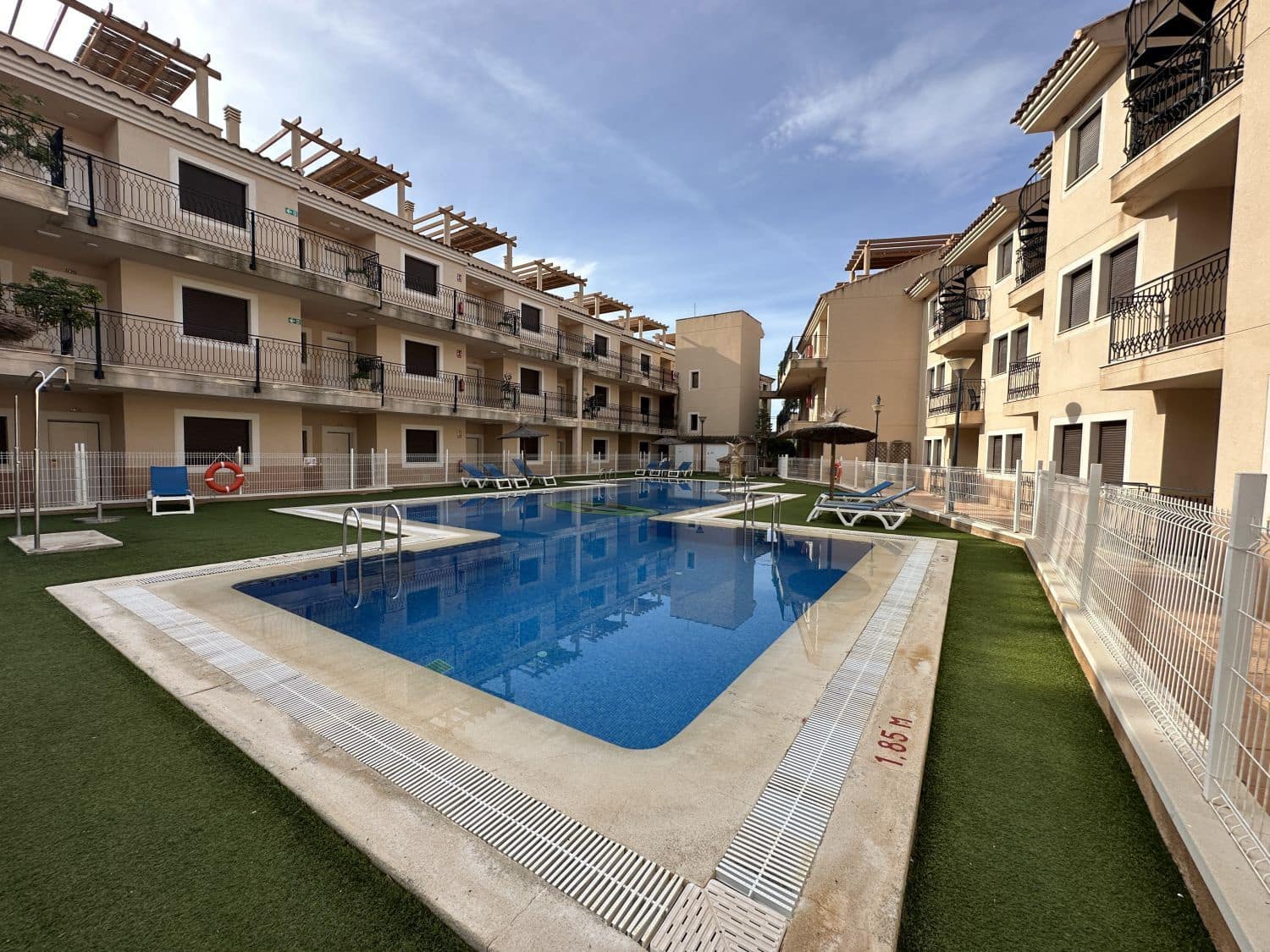 Apartamento de 2 habitaciones en Los Collados en venta con piscina garaje - 110.000 € (Ref: 9456648)