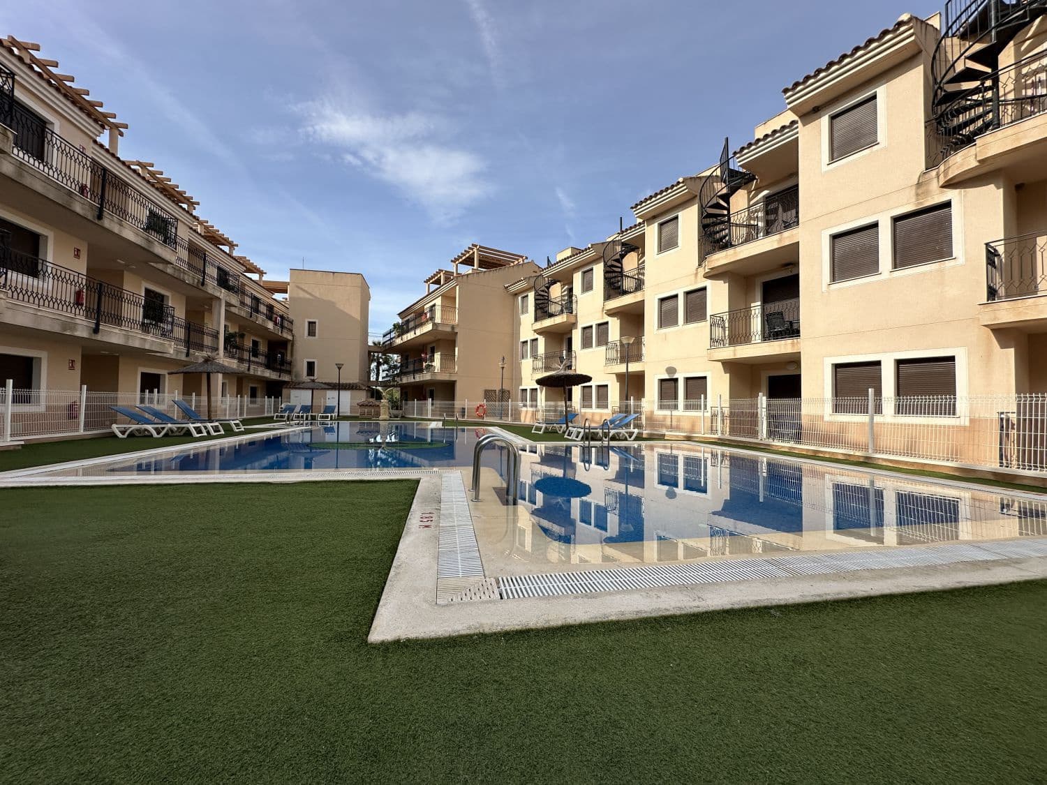 Apartamento de 2 habitaciones en Los Collados en venta con piscina garaje - 110.000 € (Ref: 9456648)