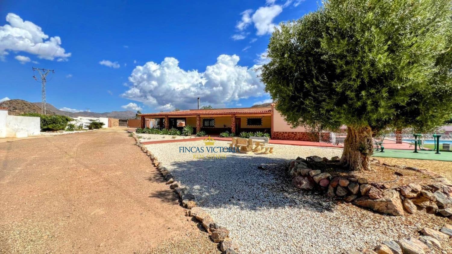 4 soveværelse Finca/Landehus til salg i Aguilas - € 399.000 (Ref: 9456660)
