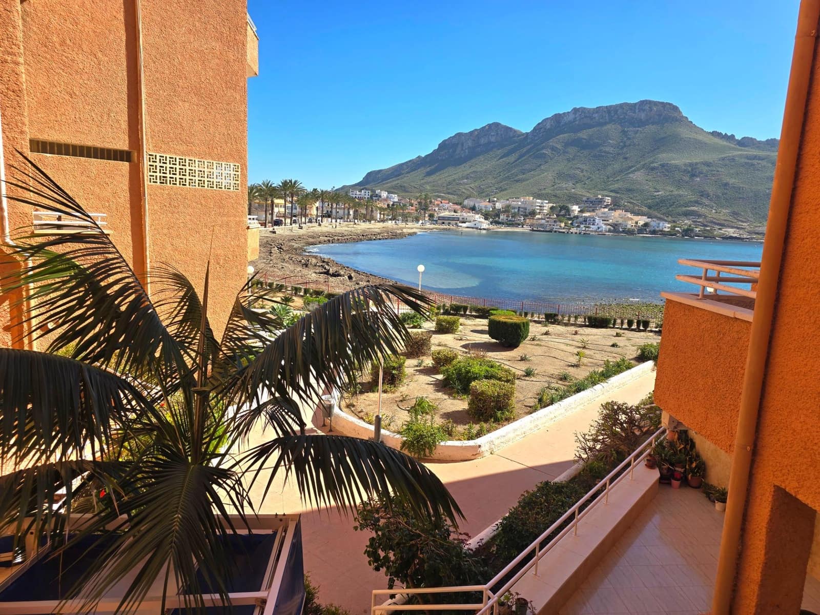 2 bedroom Flat for sale in Calabardina with garage - € 228,000 (Ref: 9637625)