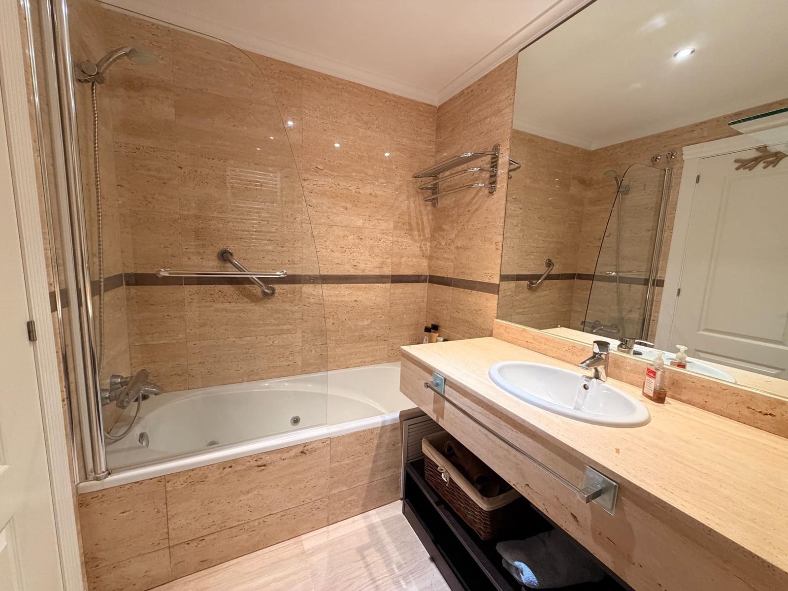 2 bedroom Apartment for sale in Aguilas with pool garage - € 285,000 (Ref: 9669727)