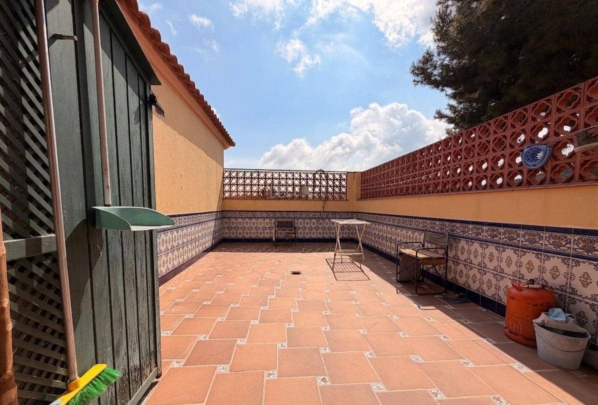 4 bedroom Finca/Country House for sale in Cuevas del Almanzora with garage - € 295,000 (Ref: 9721724)