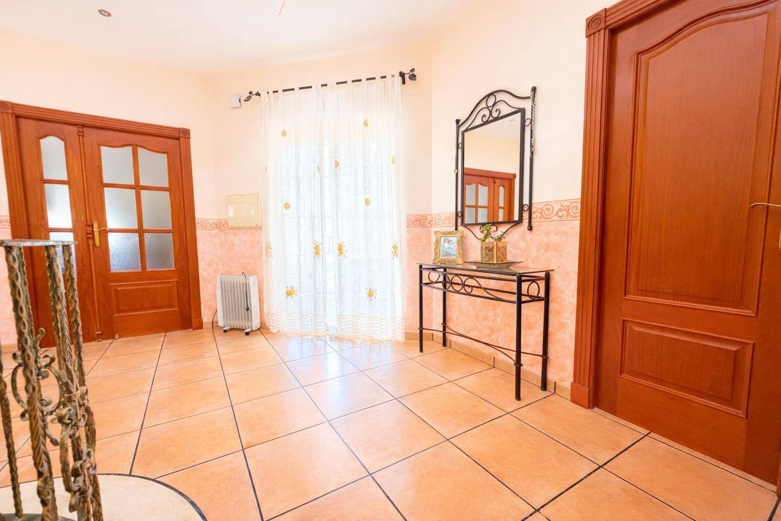 4 bedroom Finca/Country House for sale in Cuevas del Almanzora with garage - € 295,000 (Ref: 9721724)