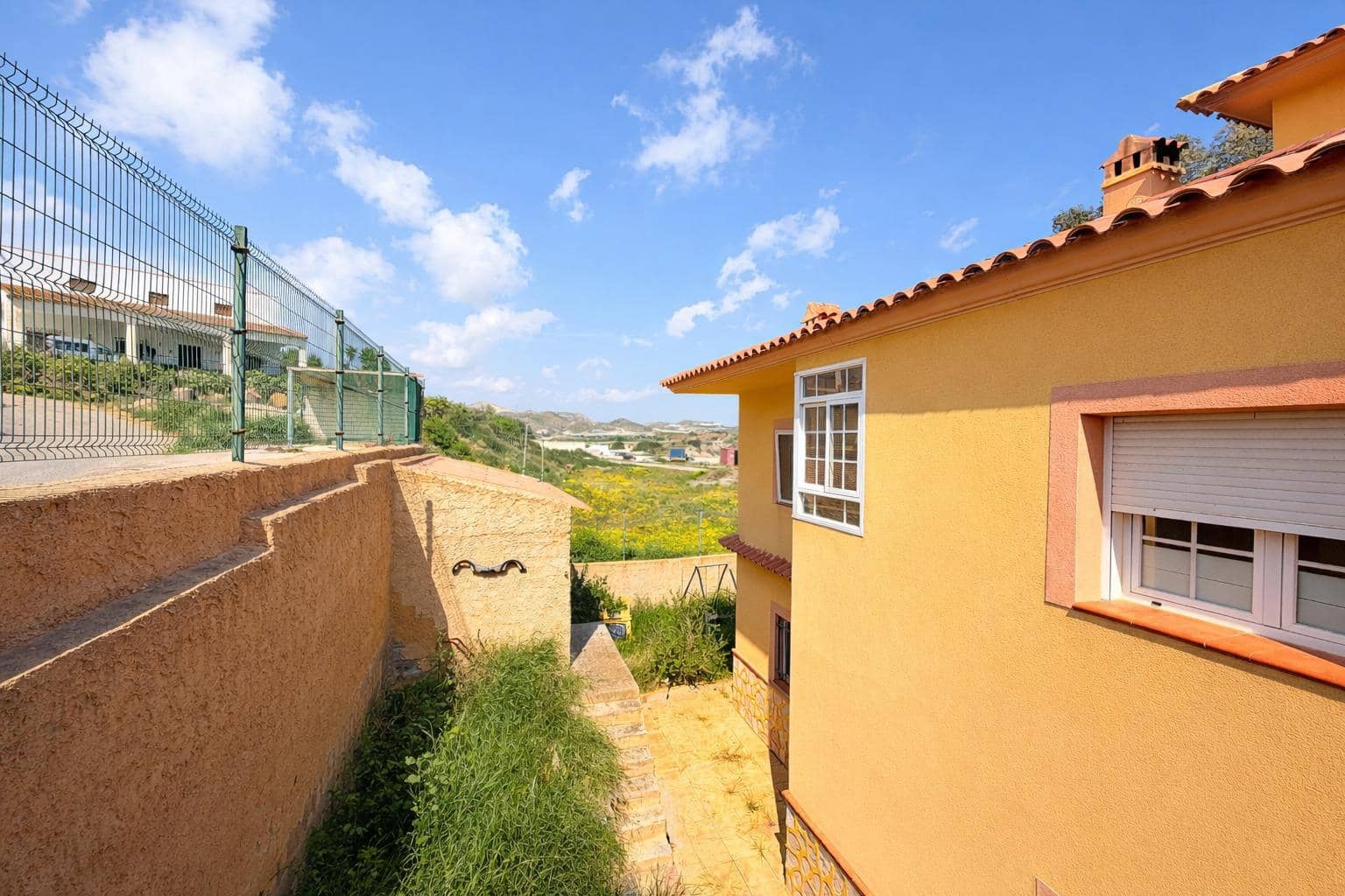 4 bedroom Finca/Country House for sale in Cuevas del Almanzora with garage - € 295,000 (Ref: 9721724)