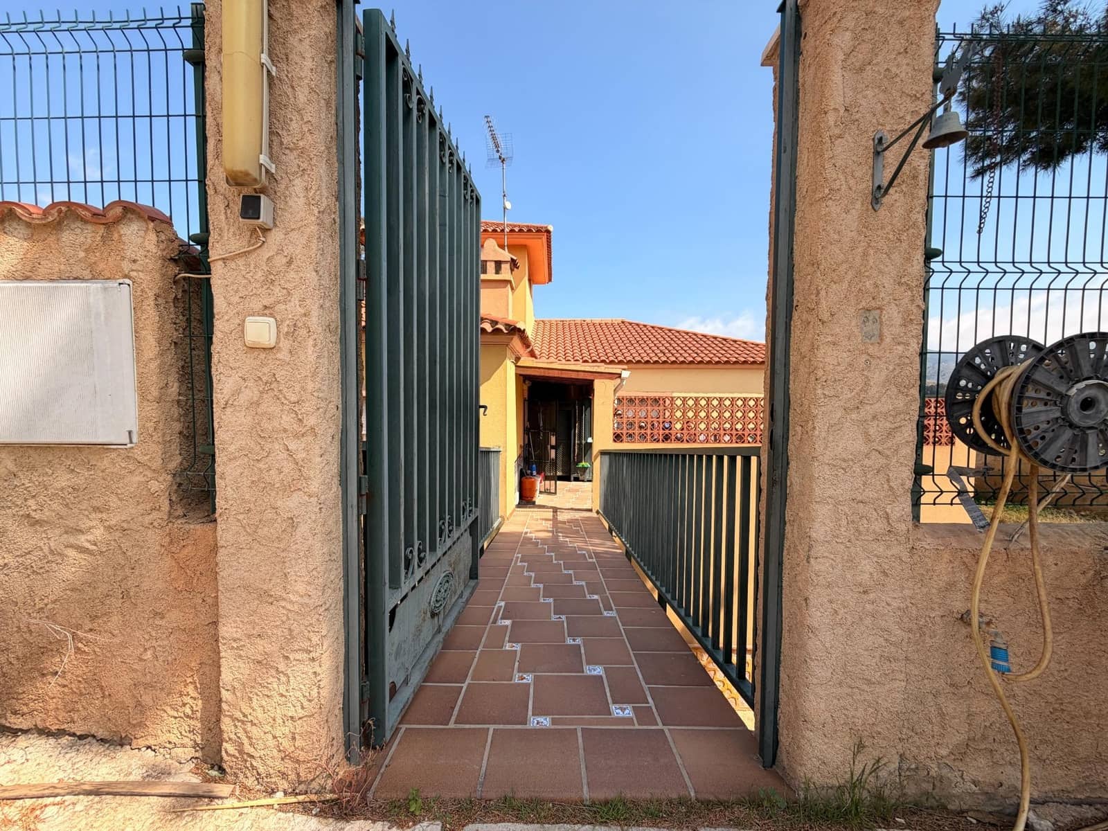 4 bedroom Finca/Country House for sale in Cuevas del Almanzora with garage - € 295,000 (Ref: 9721724)