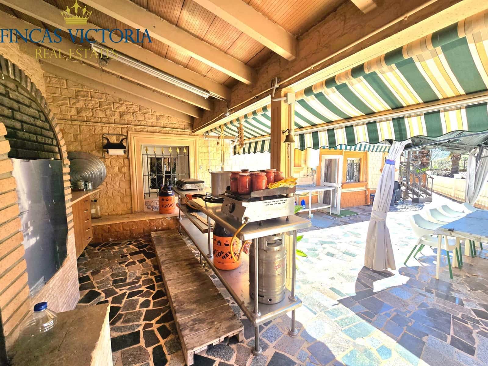 5 bedroom Finca/Country House for sale in Aguilas with garage - € 375,000 (Ref: 9761574)