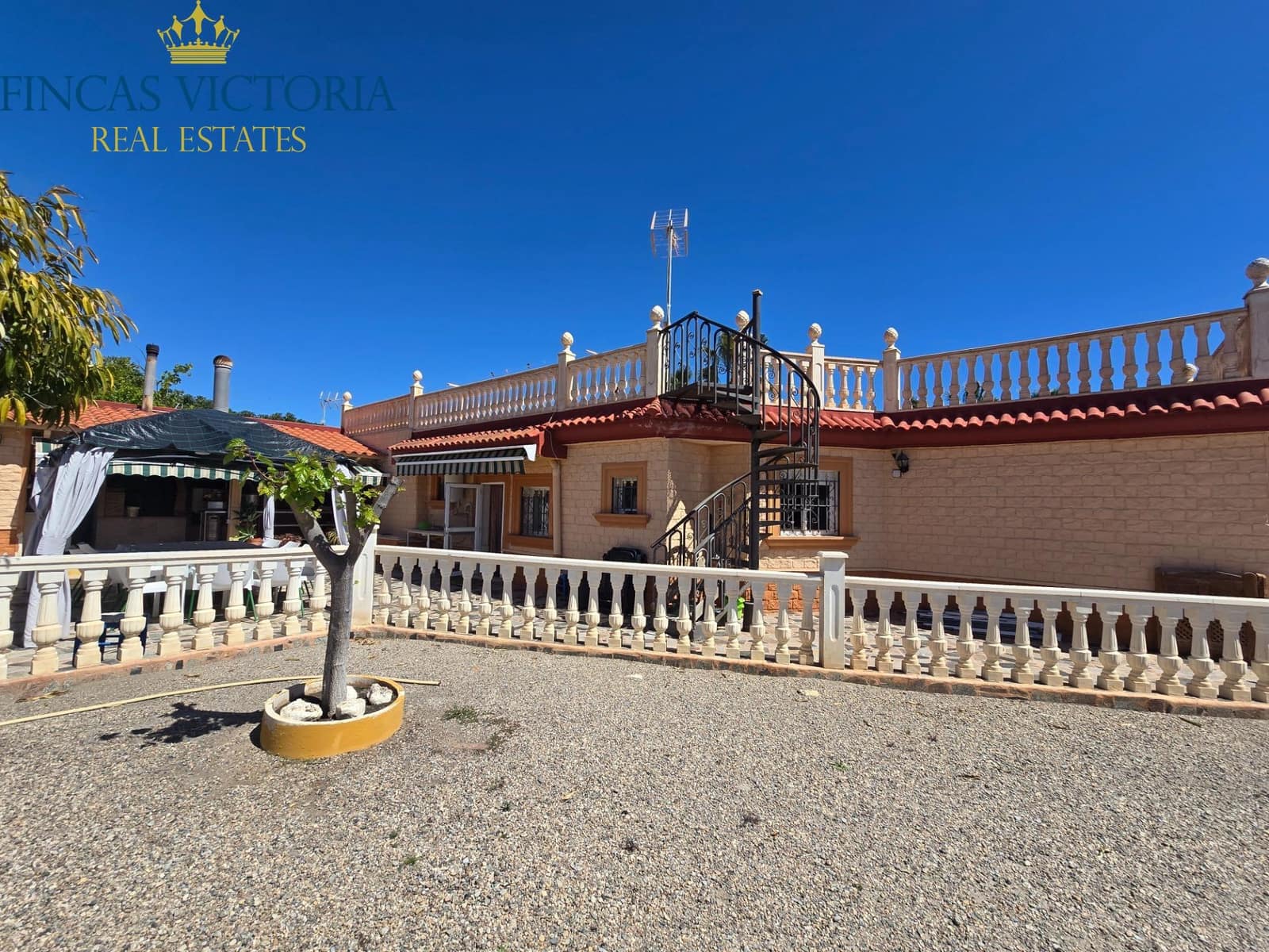 5 bedroom Finca/Country House for sale in Aguilas with garage - € 375,000 (Ref: 9761574)