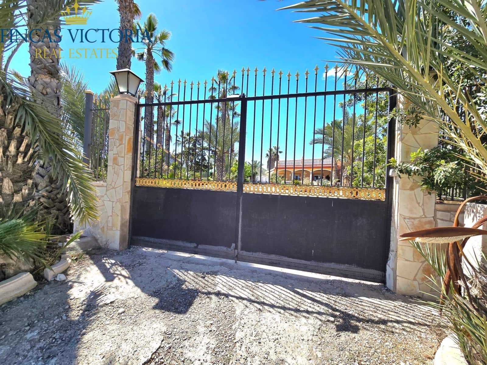 5 bedroom Finca/Country House for sale in Aguilas with garage - € 375,000 (Ref: 9761574)