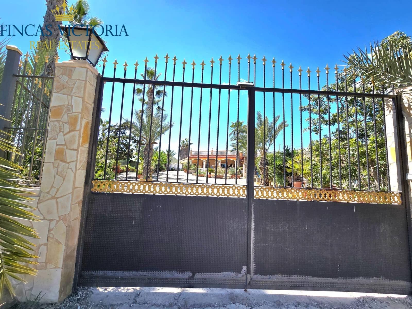 5 bedroom Finca/Country House for sale in Aguilas with garage - € 375,000 (Ref: 9761574)