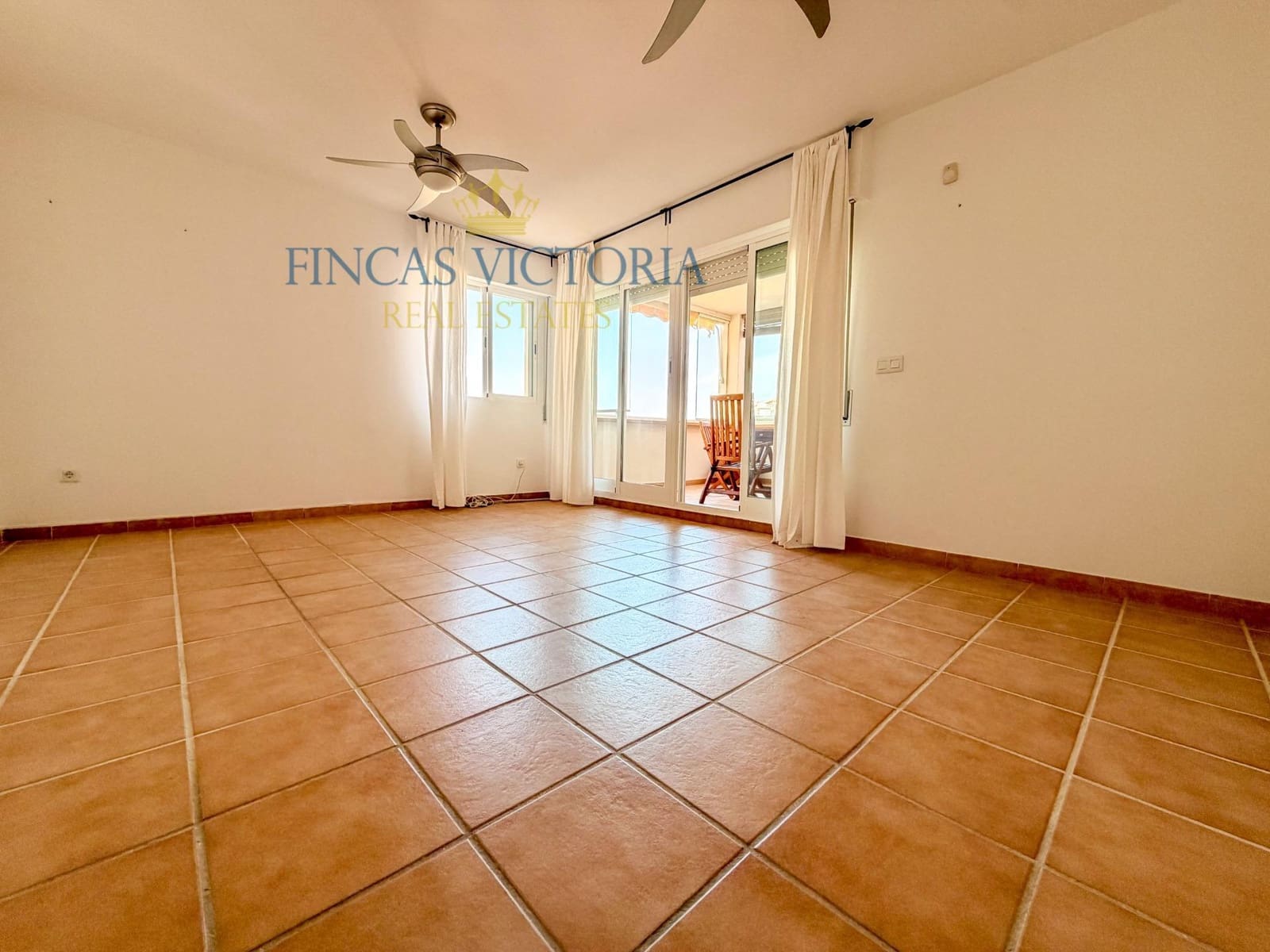 3 bedroom Flat for sale in Calabardina with pool garage - € 240,000 (Ref: 9762002)
