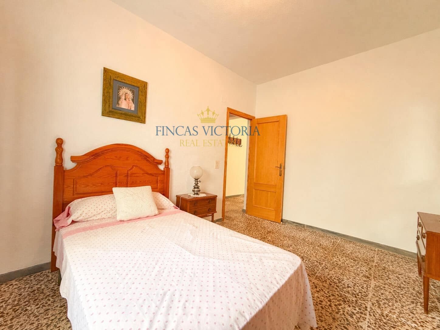 8 bedroom Townhouse for sale in San Juan de los Terreros with garage - € 250,000 (Ref: 9797139)