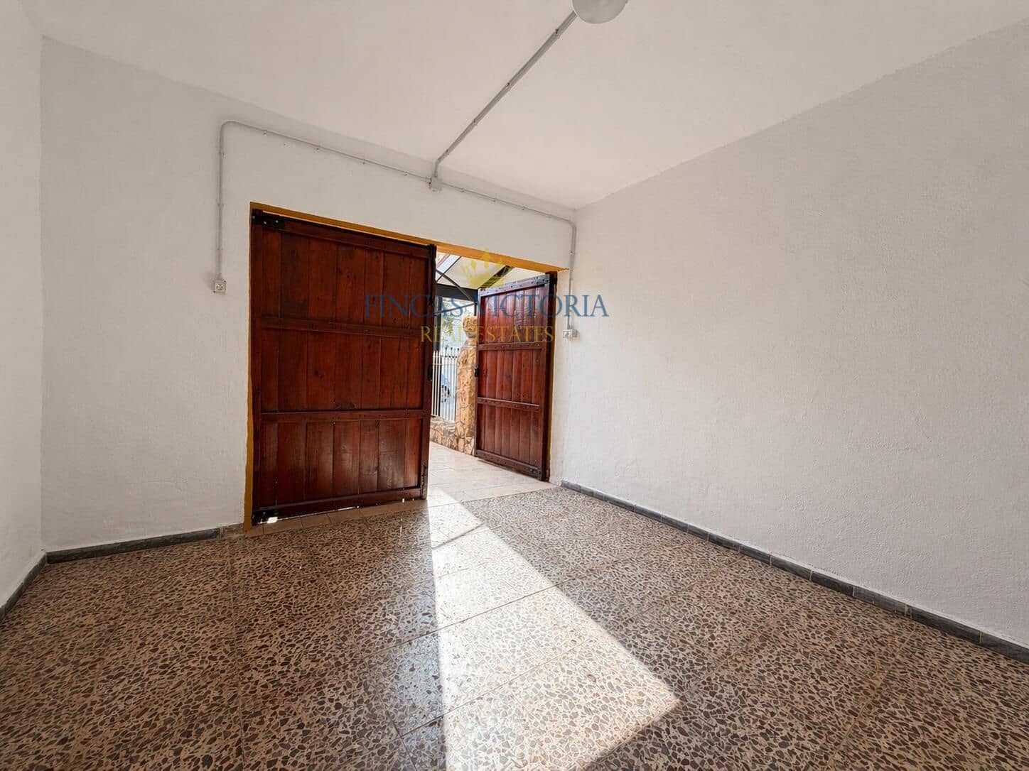 8 bedroom Townhouse for sale in San Juan de los Terreros with garage - € 250,000 (Ref: 9797139)