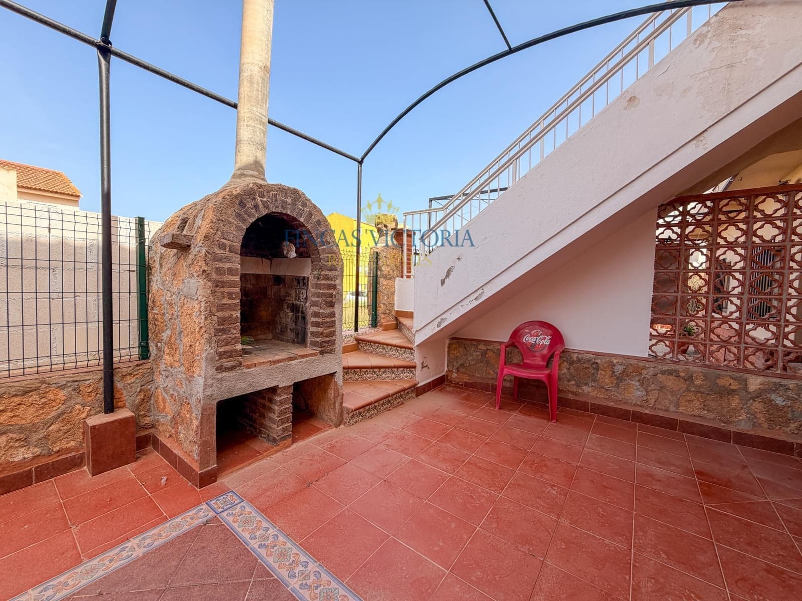 8 bedroom Townhouse for sale in San Juan de los Terreros with garage - € 250,000 (Ref: 9797139)