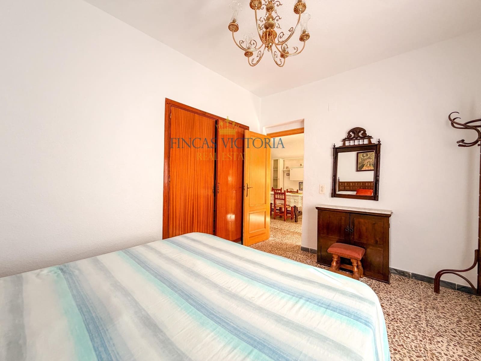 8 bedroom Townhouse for sale in San Juan de los Terreros with garage - € 250,000 (Ref: 9797139)