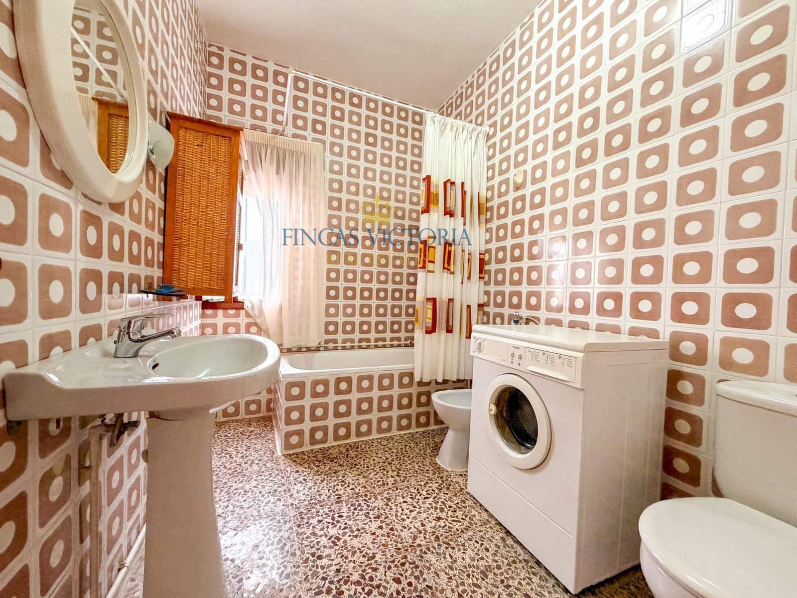 8 bedroom Townhouse for sale in San Juan de los Terreros with garage - € 250,000 (Ref: 9797139)