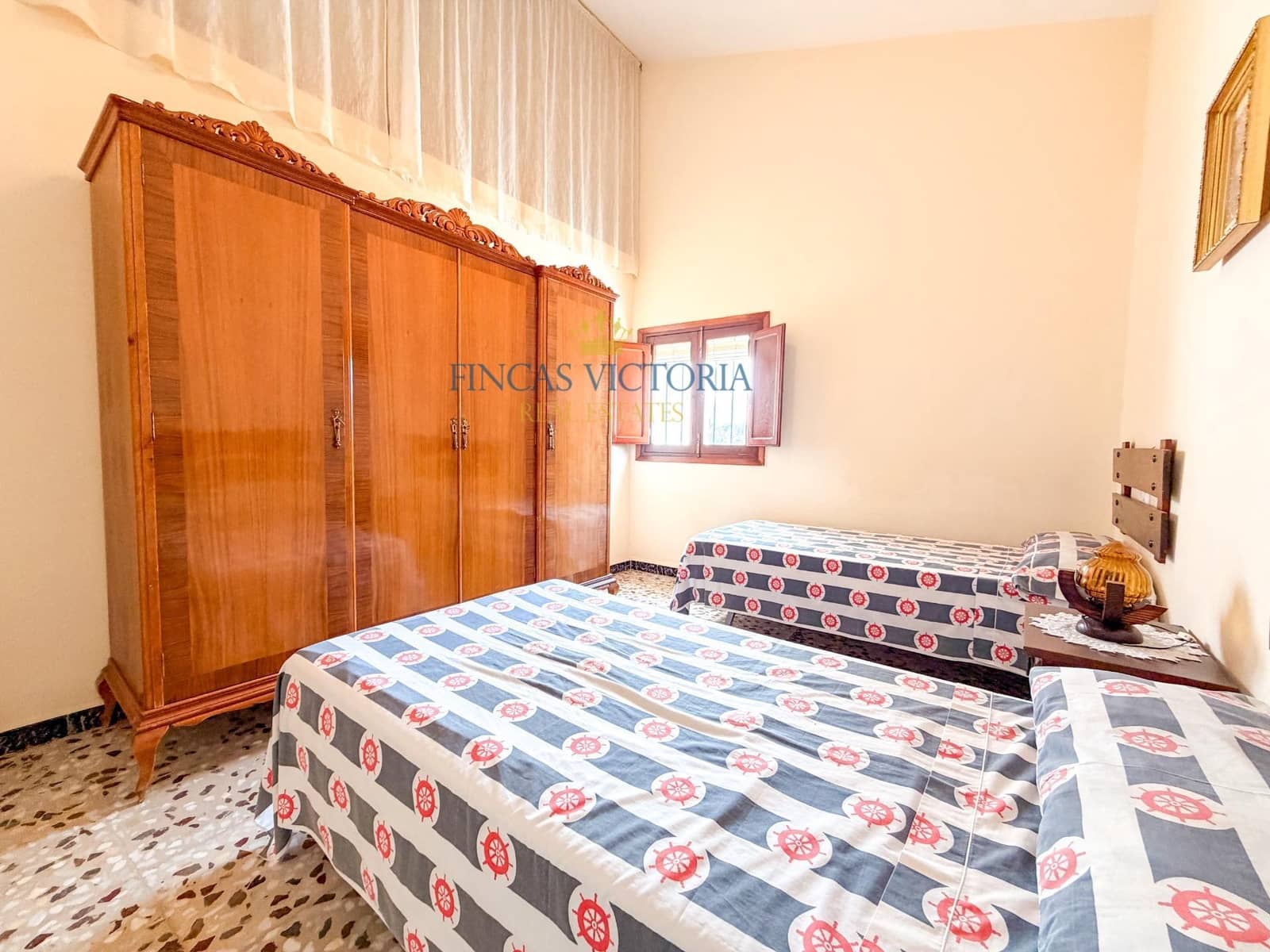 8 bedroom Townhouse for sale in San Juan de los Terreros with garage - € 250,000 (Ref: 9797139)