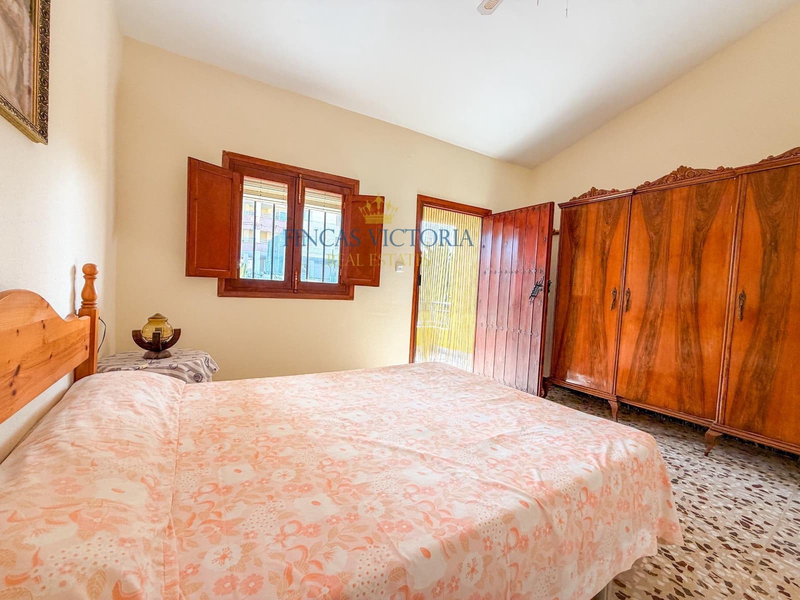 8 bedroom Townhouse for sale in San Juan de los Terreros with garage - € 250,000 (Ref: 9797139)