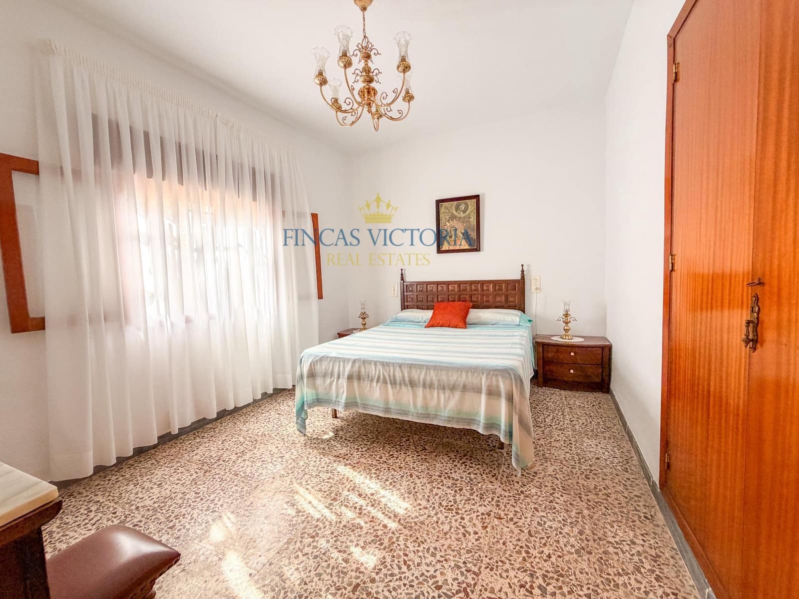 8 bedroom Townhouse for sale in San Juan de los Terreros with garage - € 250,000 (Ref: 9797139)