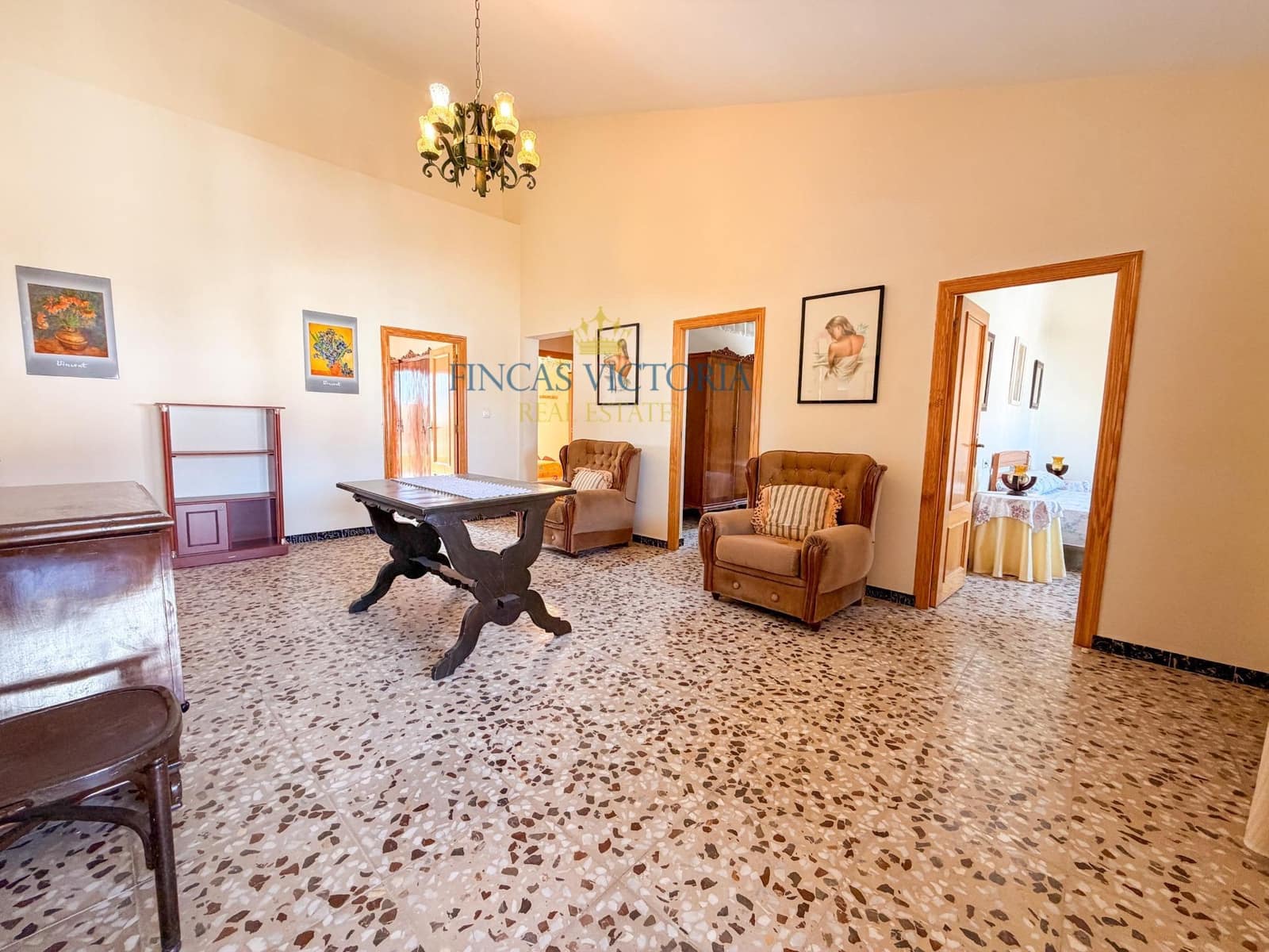8 bedroom Townhouse for sale in San Juan de los Terreros with garage - € 250,000 (Ref: 9797139)