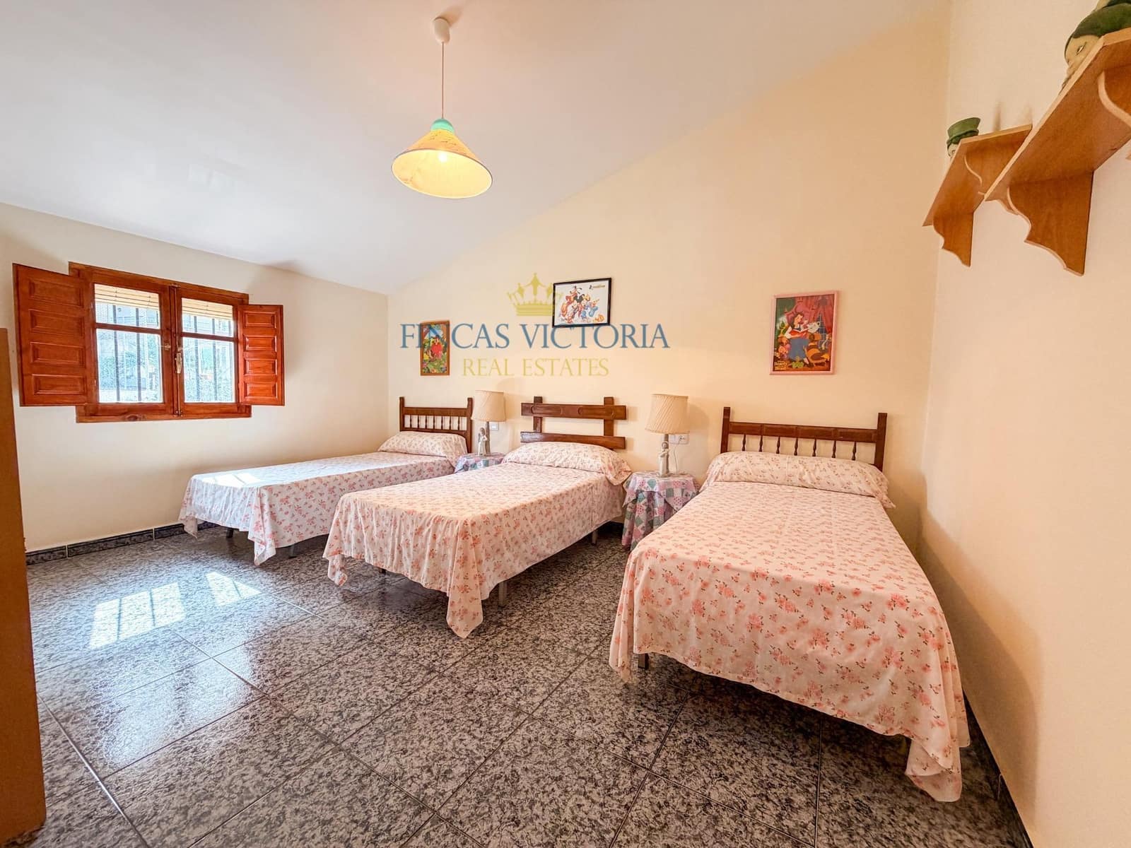 8 bedroom Townhouse for sale in San Juan de los Terreros with garage - € 250,000 (Ref: 9797139)