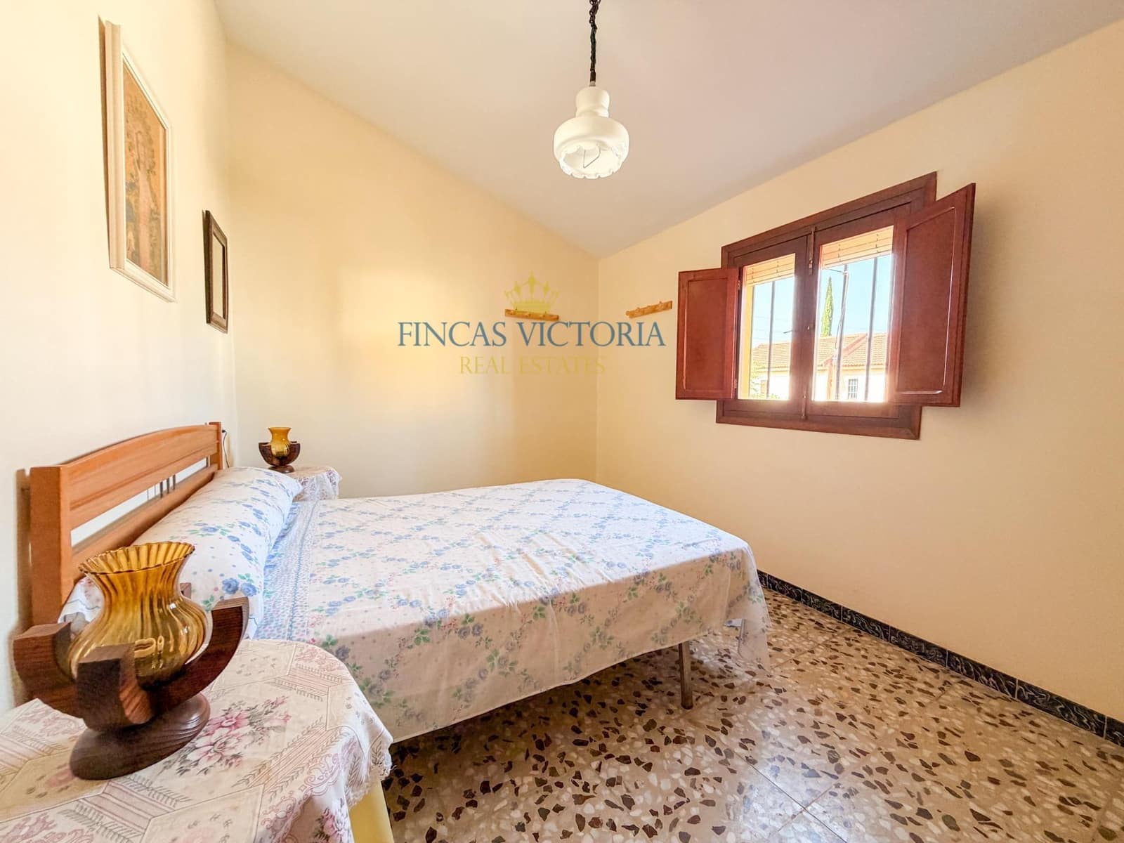 8 bedroom Townhouse for sale in San Juan de los Terreros with garage - € 250,000 (Ref: 9797139)