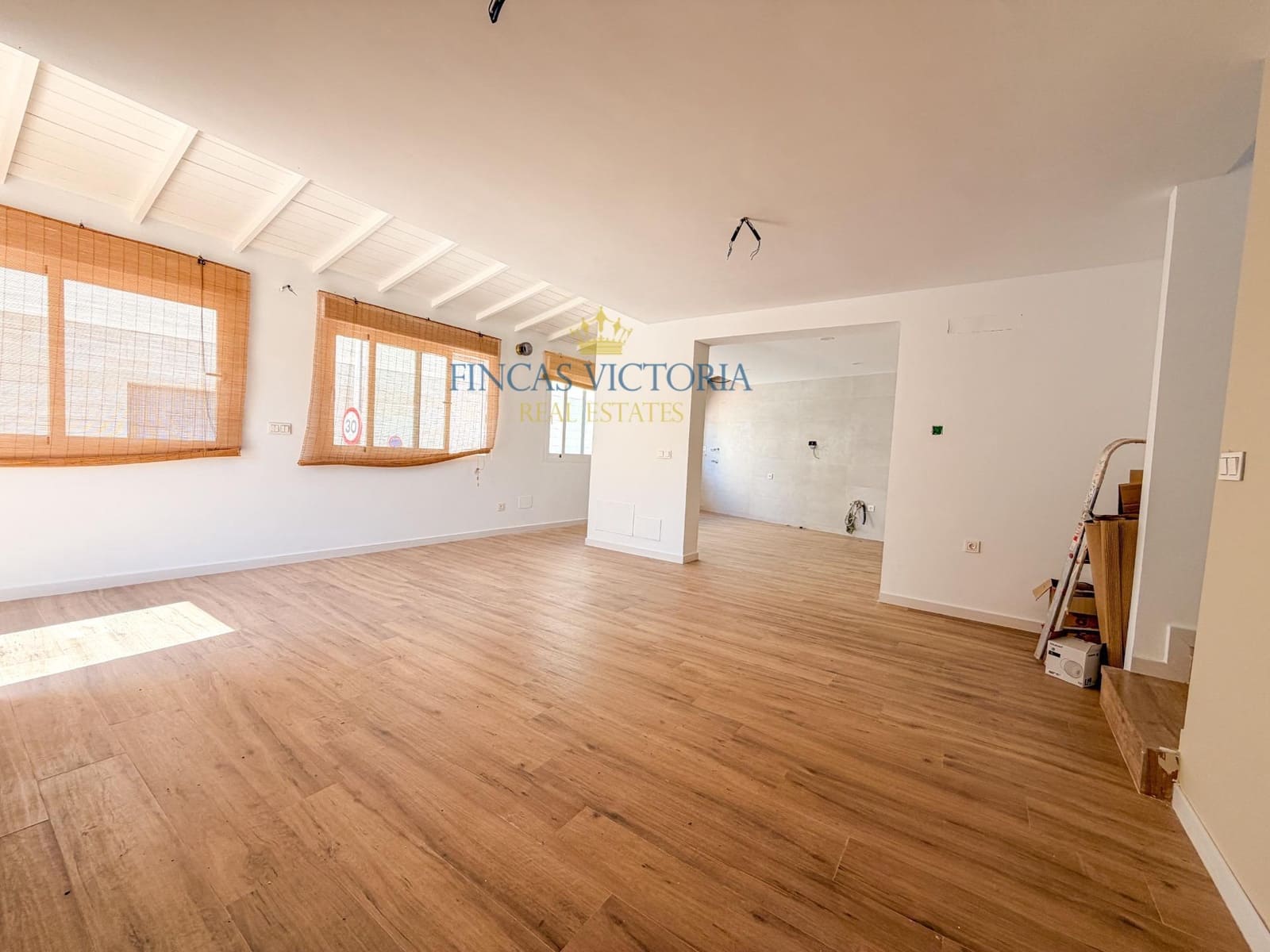 3 bedroom Townhouse for sale in Aguilas with garage - € 360,000 (Ref: 9836683)