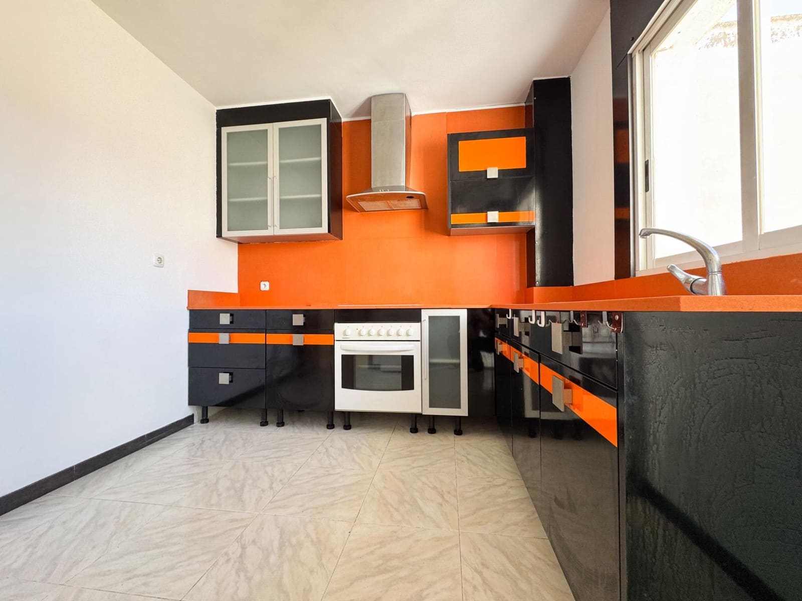 4 bedroom Flat for sale in Aguilas - € 130,000 (Ref: 9868614)