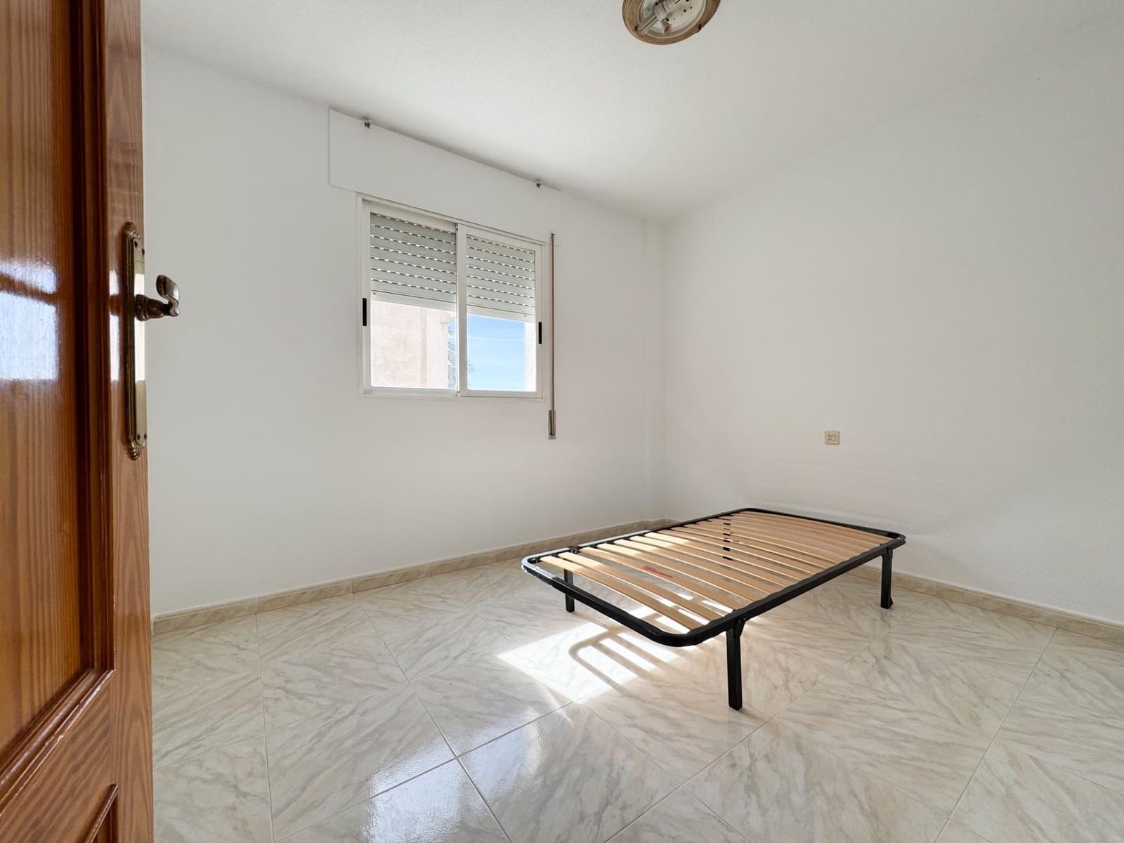 4 bedroom Flat for sale in Aguilas - € 130,000 (Ref: 9868614)