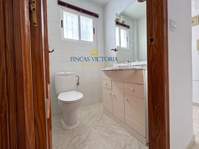 Piso de 4 habitaciones en Aguilas en venta - 130.000 € (Ref: 9868614)