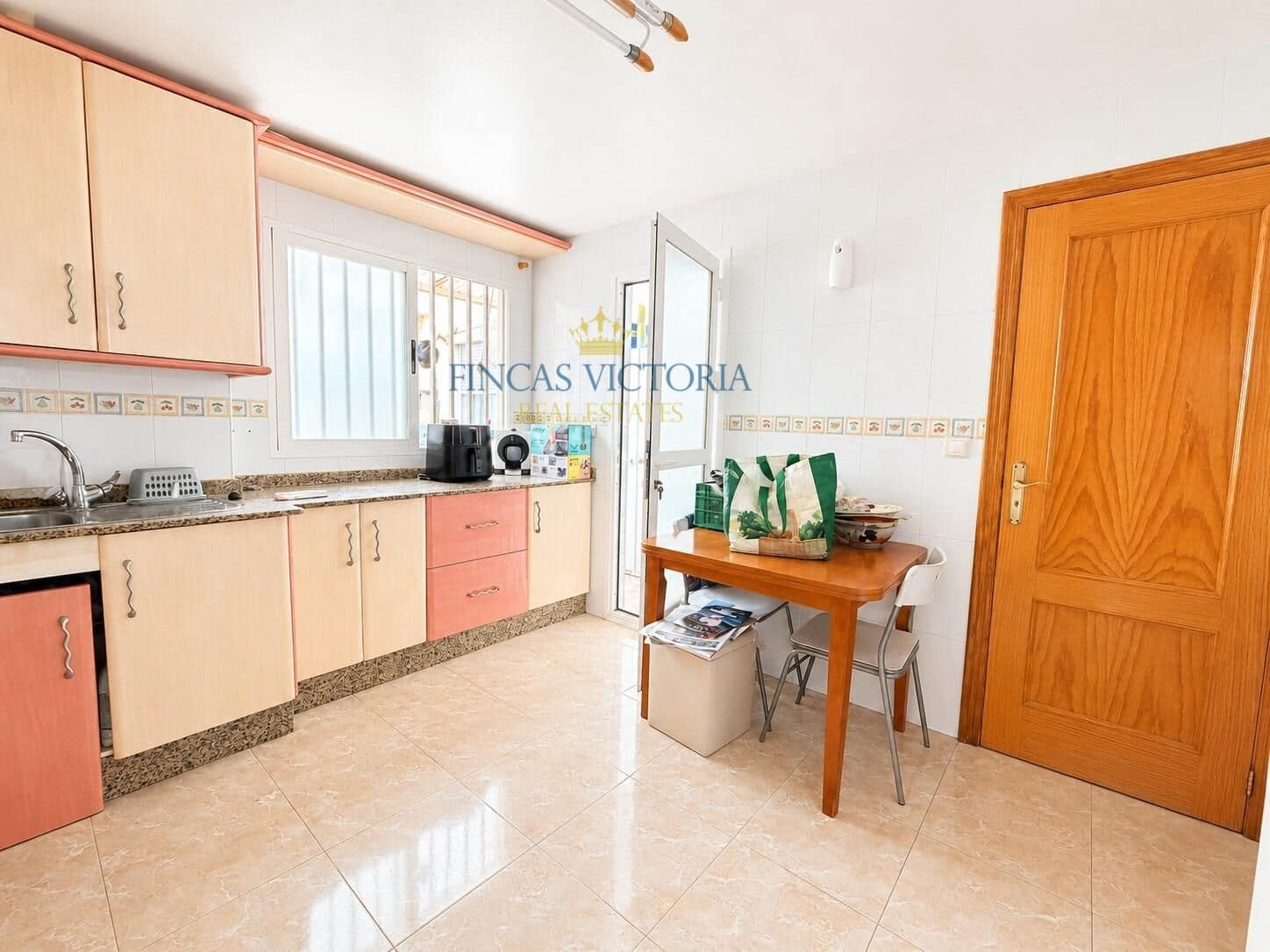 4 bedroom Flat for sale in Aguilas with garage - € 150,000 (Ref: 9873525)
