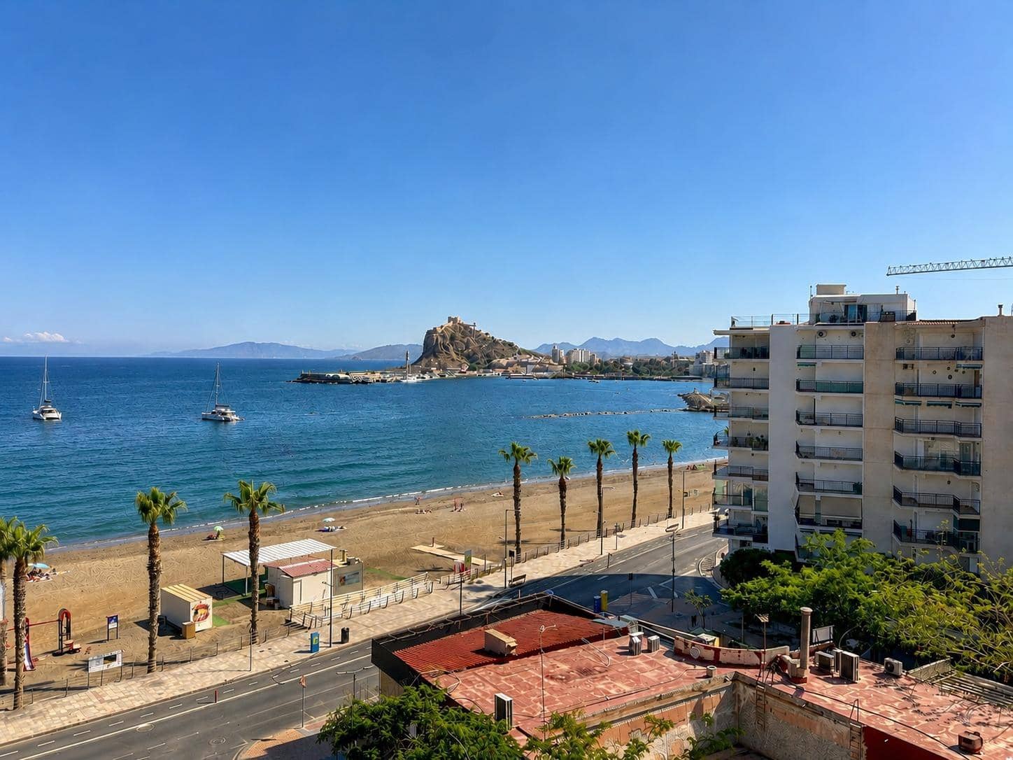 Piso de 3 habitaciones en Aguilas en venta - 300.000 € (Ref: 9890404)