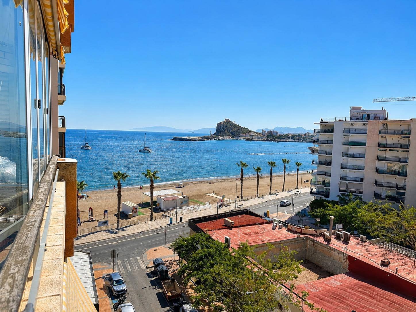 Piso de 3 habitaciones en Aguilas en venta - 300.000 € (Ref: 9890404)