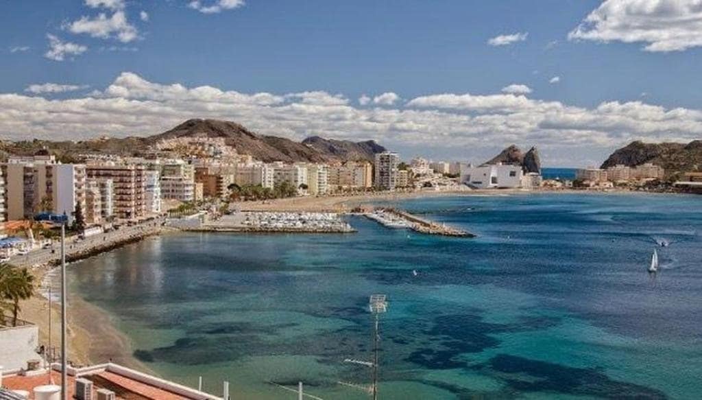 Piso de 3 habitaciones en Aguilas en venta - 169.900 € (Ref: 9915852)