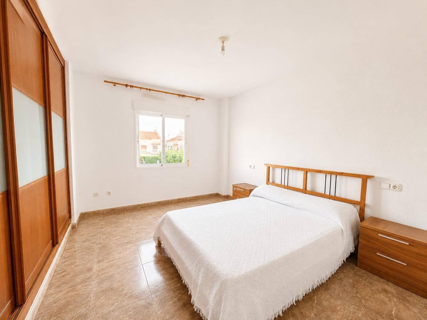 Adosado de 6 habitaciones en Aguilas en venta con garaje - 180.000 € (Ref: 9915853)
