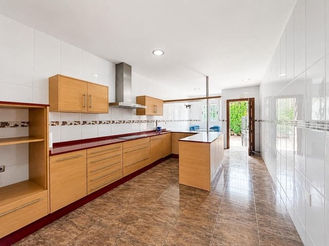 Adosado de 6 habitaciones en Aguilas en venta con garaje - 180.000 € (Ref: 9915853)