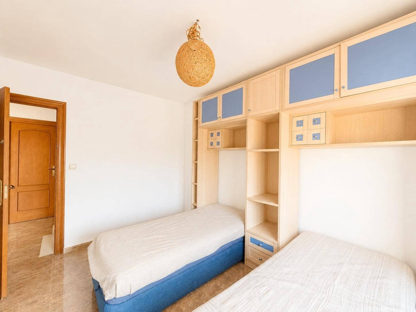 Adosado de 6 habitaciones en Aguilas en venta con garaje - 180.000 € (Ref: 9915853)