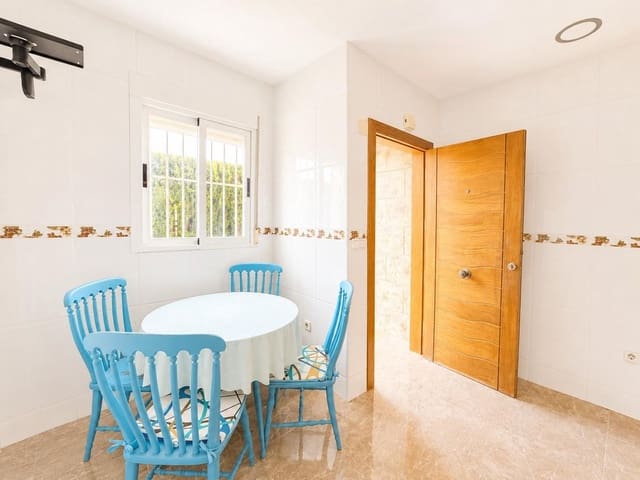 Adosado de 6 habitaciones en Aguilas en venta con garaje - 180.000 € (Ref: 9915853)