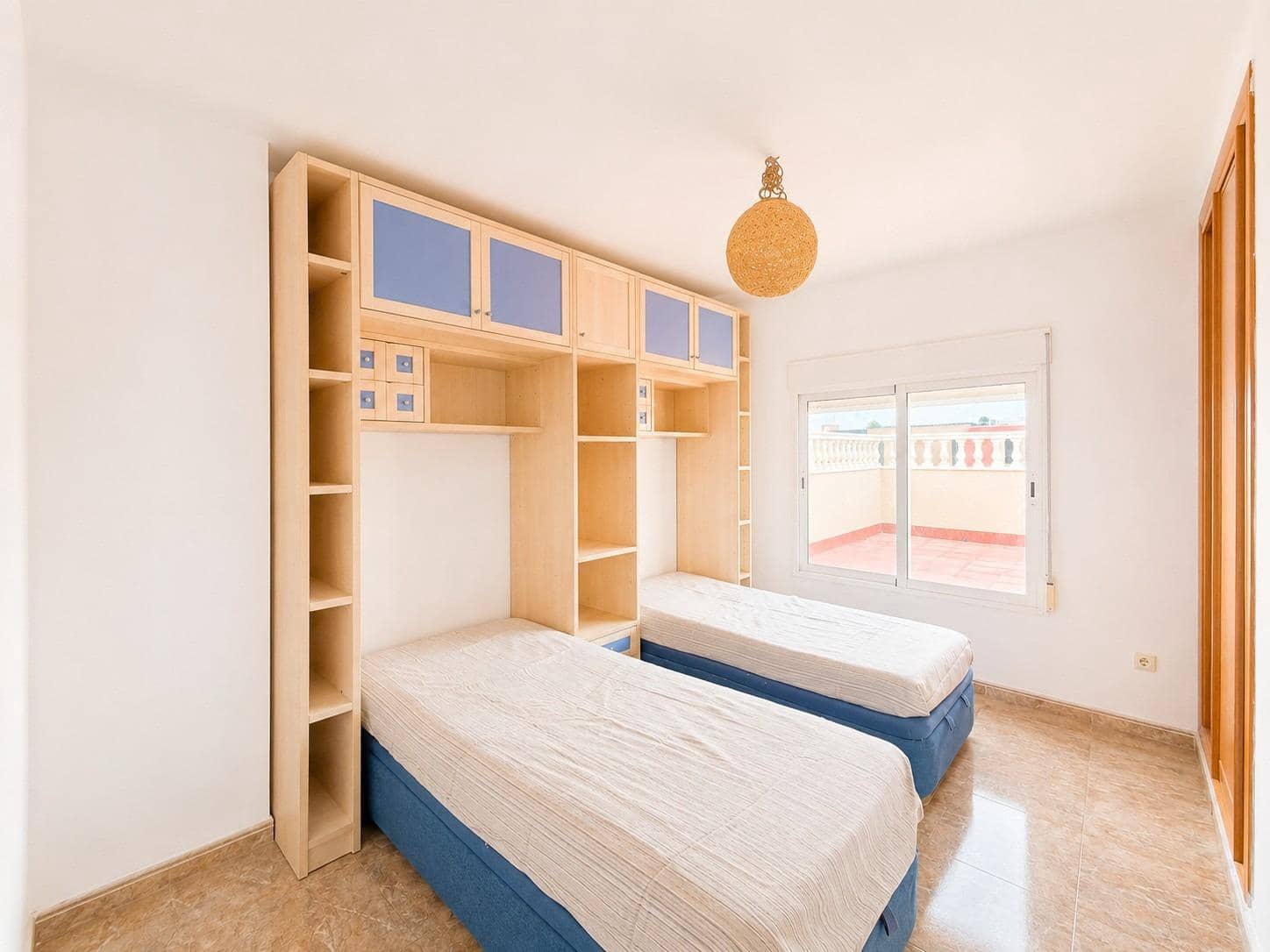Adosado de 6 habitaciones en Aguilas en venta con garaje - 180.000 € (Ref: 9915853)