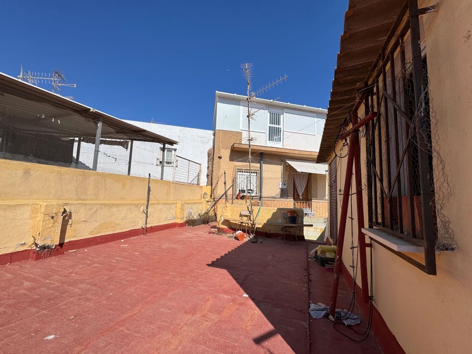 7 bedroom Townhouse for sale in Aguilas - € 155,500 (Ref: 9947937)