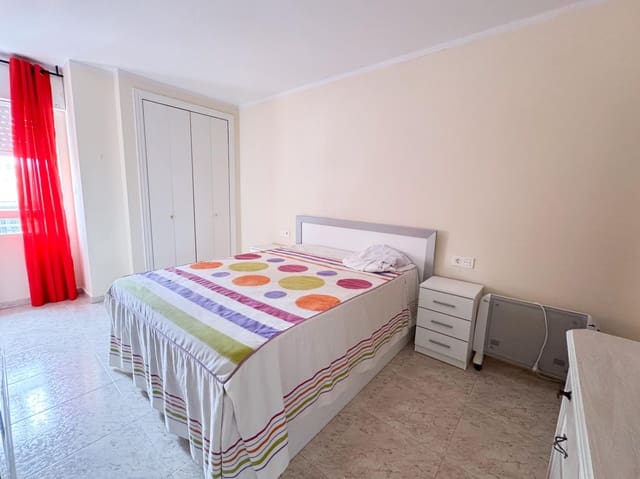 4 bedroom Flat for rent in Aguilas with garage - € 750 (Ref: 9973339)