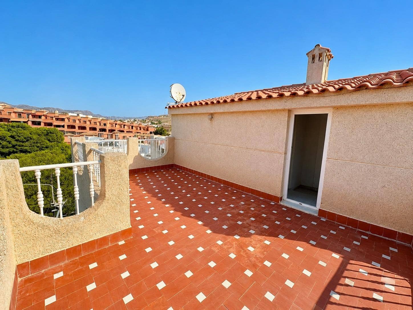 5 soverom Rekkehus til salgs i San Juan de los Terreros - € 615 000 (Ref: 9990747)