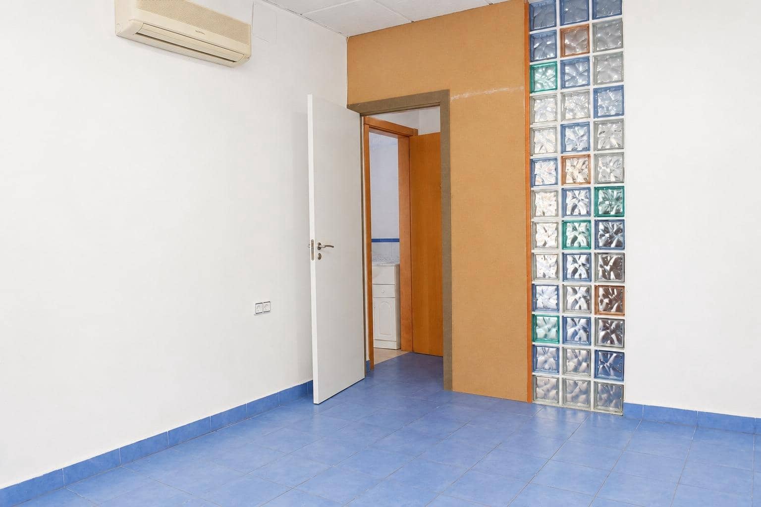 Comercial para venda em El Algar com garagem - 90 000 € (Ref: 9994271)