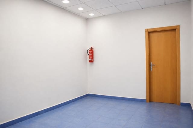 Erhverv til salg i El Algar, Cartagena med garage - € 90.000 (Ref: 9994271)