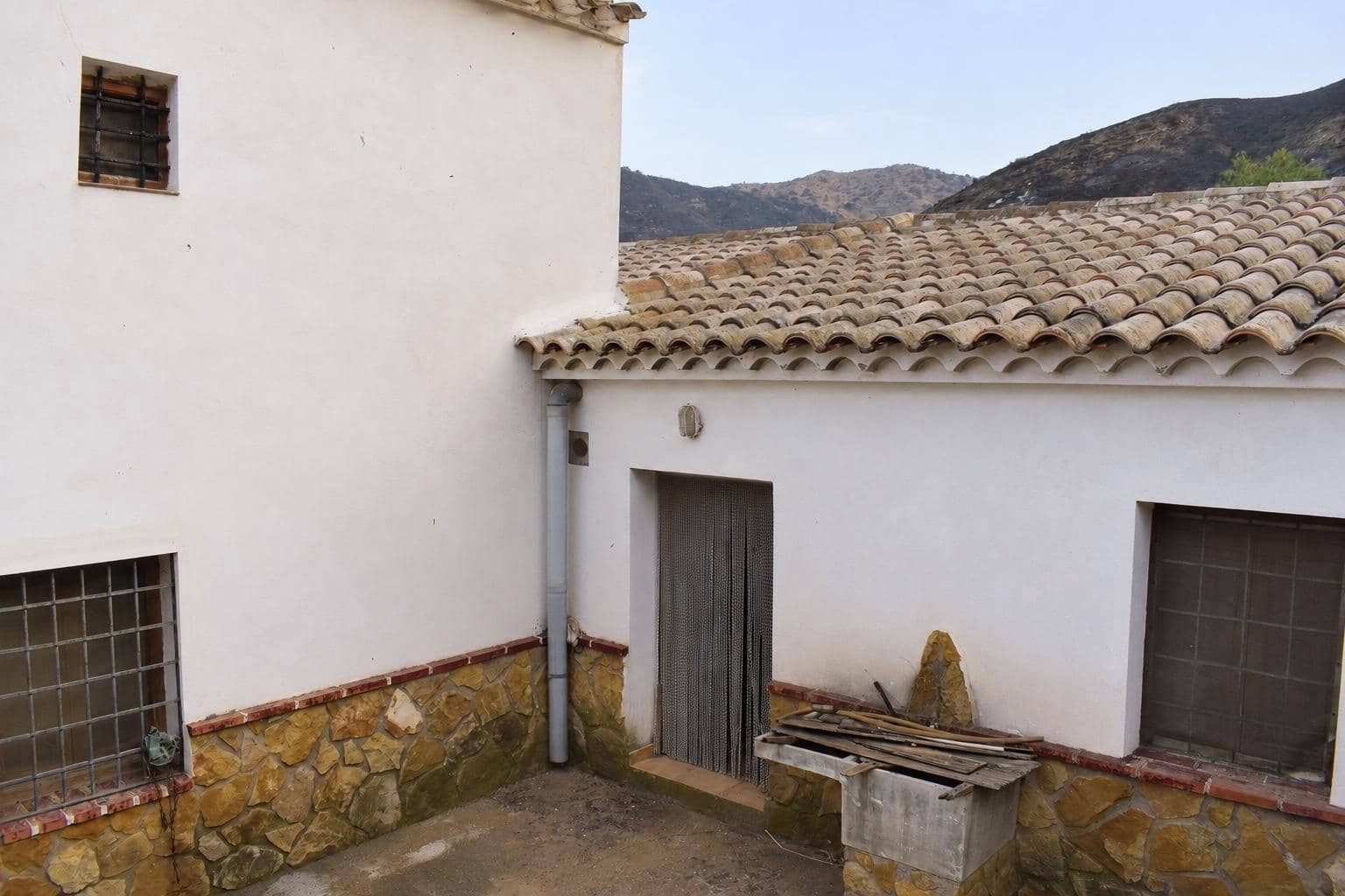 5 slaapkamer Villa te koop in Lubrin - € 75.000 (Ref: 9994272)
