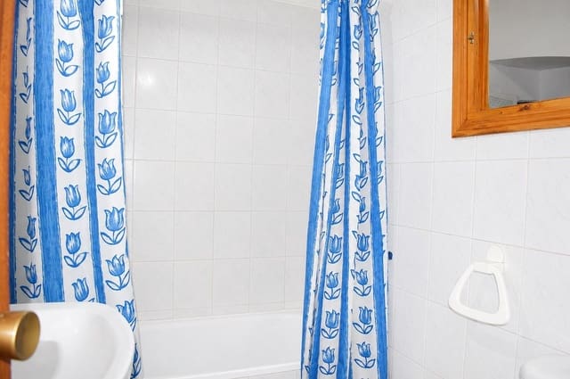 5 slaapkamer Villa te koop in Lubrín - € 75.000 (Ref: 9994272)