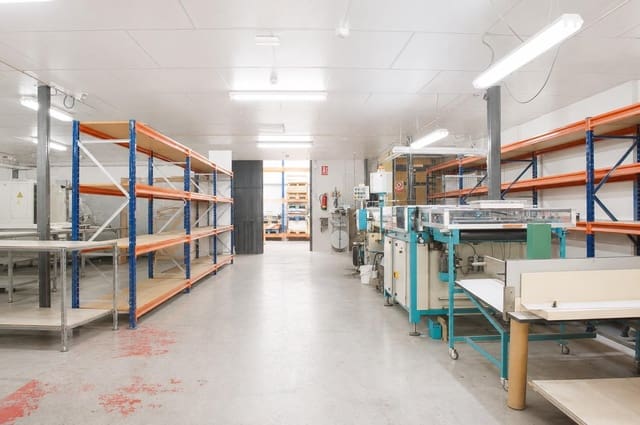Erhverv til salg i Alcantarilla - € 720.000 (Ref: 9994273)