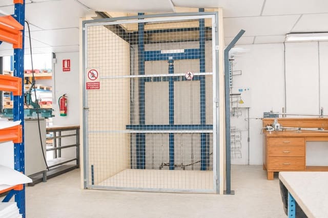 Erhverv til salg i Alcantarilla - € 720.000 (Ref: 9994273)